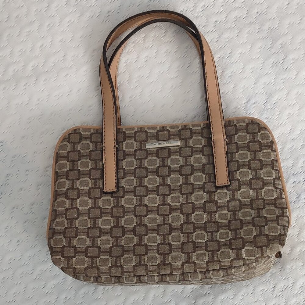 Nine West small handbag, Like New condition, classic design